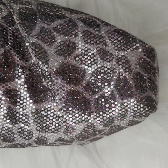 TOMS Slip-On Silver Glitter Shoes - Picture 4 of 7